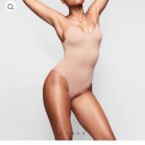 SKIMS SCULPTING BODYSUIT W. SNAPS - Picture 2 of 5